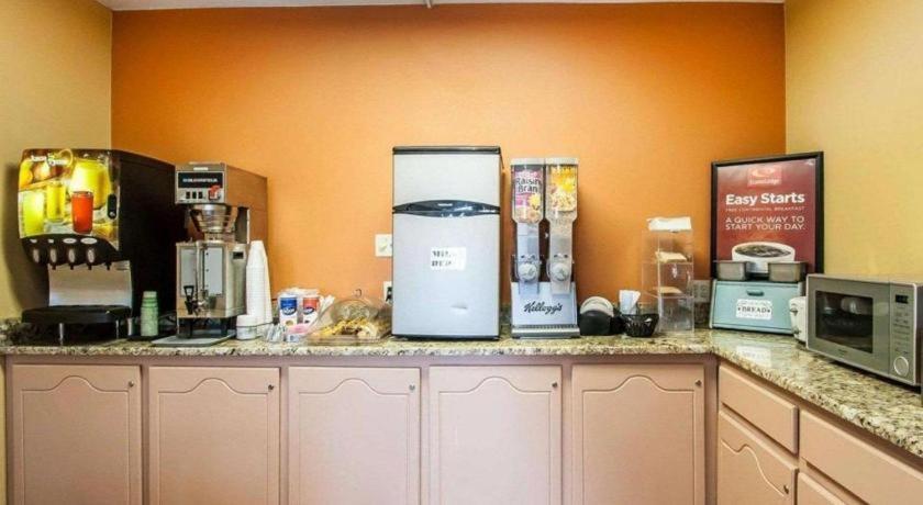 Econo Lodge Inn & Suites I-20, Exit 73 Тускалуса Экстерьер фото