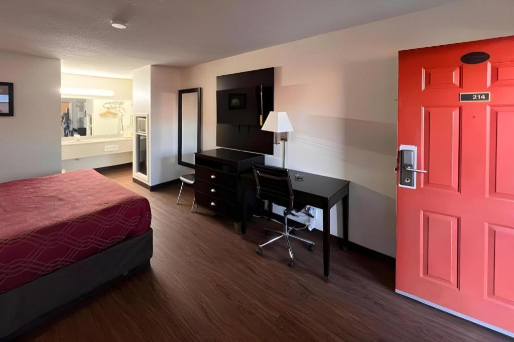 Econo Lodge Inn & Suites I-20, Exit 73 Тускалуса Экстерьер фото