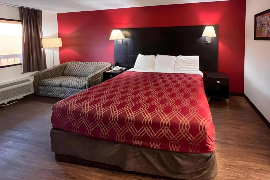 Econo Lodge Inn & Suites I-20, Exit 73 Тускалуса Экстерьер фото