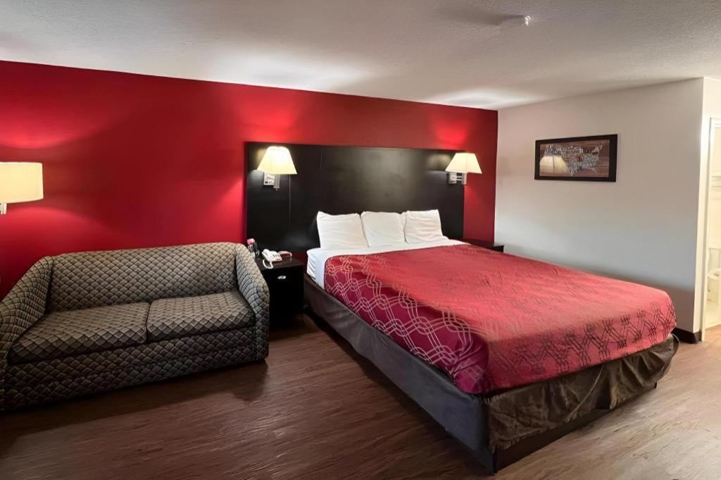 Econo Lodge Inn & Suites I-20, Exit 73 Тускалуса Экстерьер фото