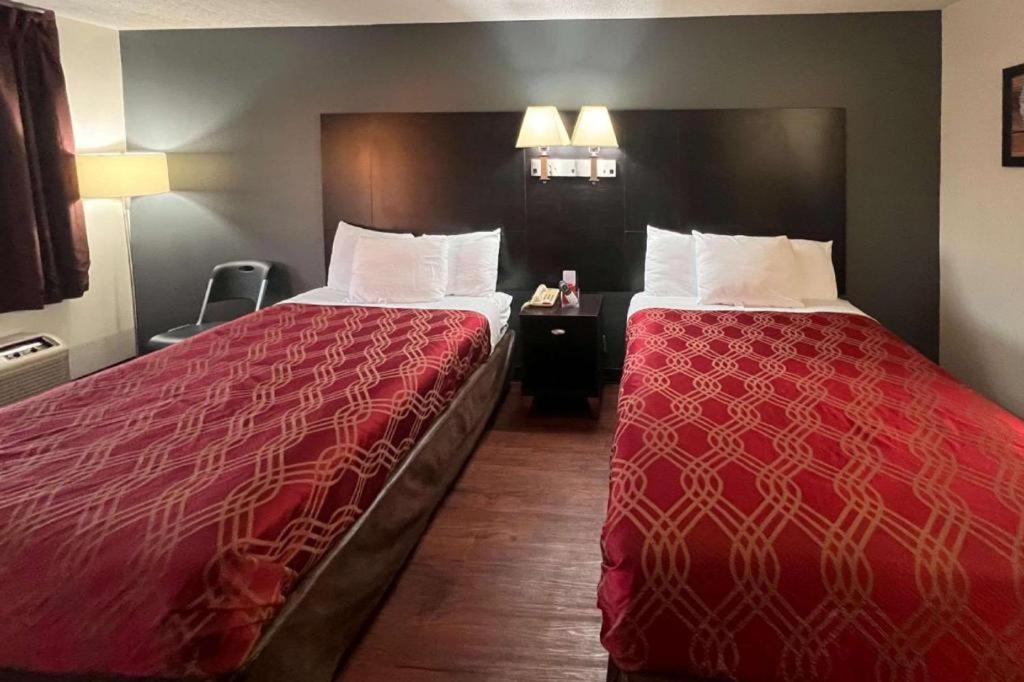 Econo Lodge Inn & Suites I-20, Exit 73 Тускалуса Экстерьер фото