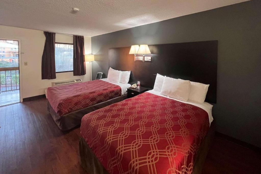 Econo Lodge Inn & Suites I-20, Exit 73 Тускалуса Экстерьер фото