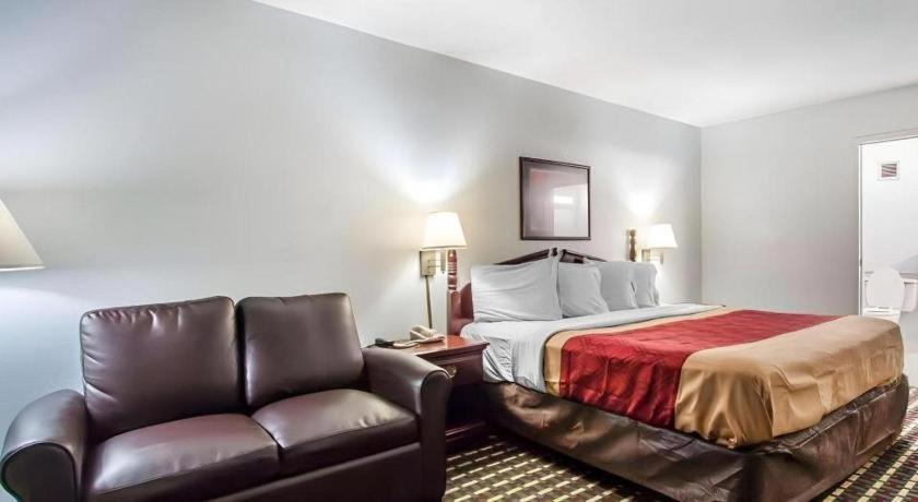 Econo Lodge Inn & Suites I-20, Exit 73 Тускалуса Экстерьер фото