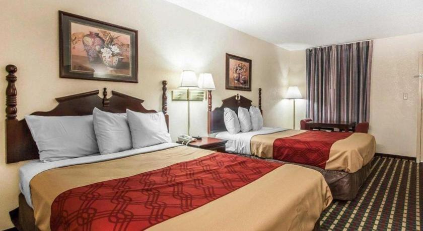 Econo Lodge Inn & Suites I-20, Exit 73 Тускалуса Экстерьер фото