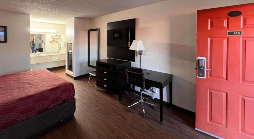 Econo Lodge Inn & Suites I-20, Exit 73 Тускалуса Экстерьер фото