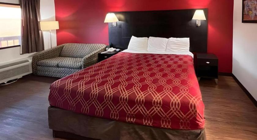 Econo Lodge Inn & Suites I-20, Exit 73 Тускалуса Экстерьер фото
