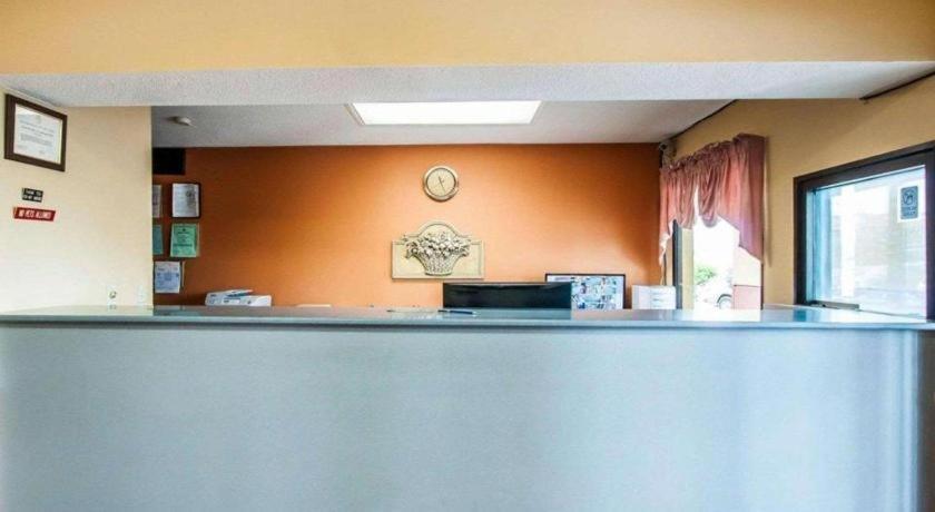 Econo Lodge Inn & Suites I-20, Exit 73 Тускалуса Экстерьер фото